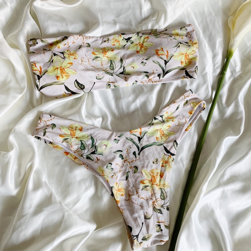 Gorgeous cream floral bandeau cheeky bikini
